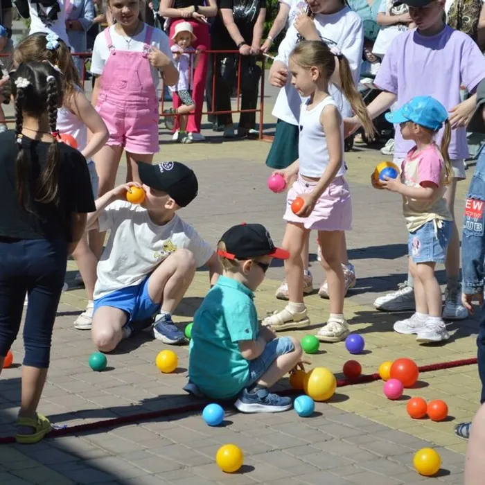 "Путешествие в волшебную страну Детства": яркий праздник ко Дню защиты детей
