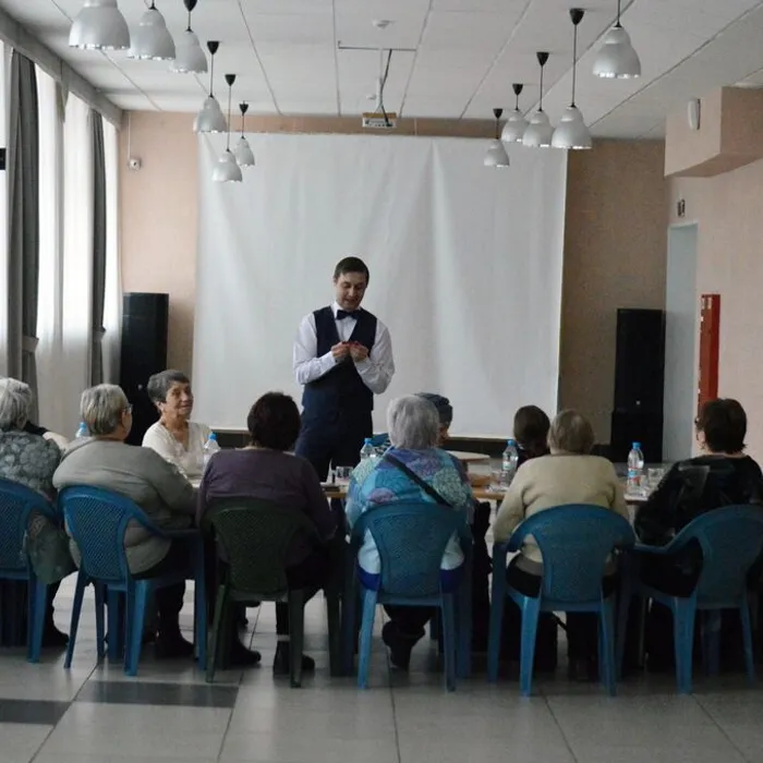 Развлекательная интеллектуальная игра «Пердимонокль».