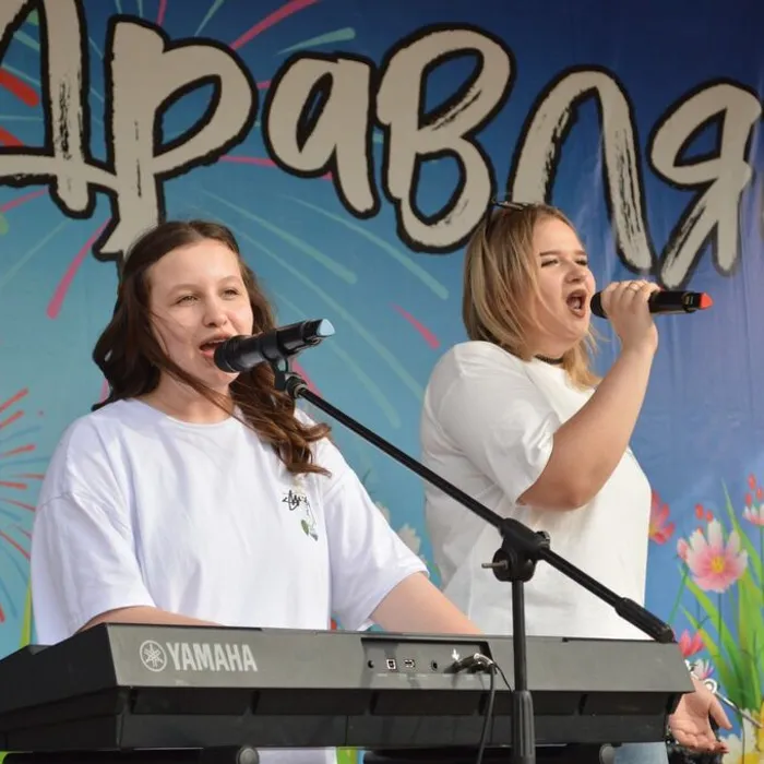 "АрхИдея" зажгла сцену на праздновании Дня молодежи в Болотном