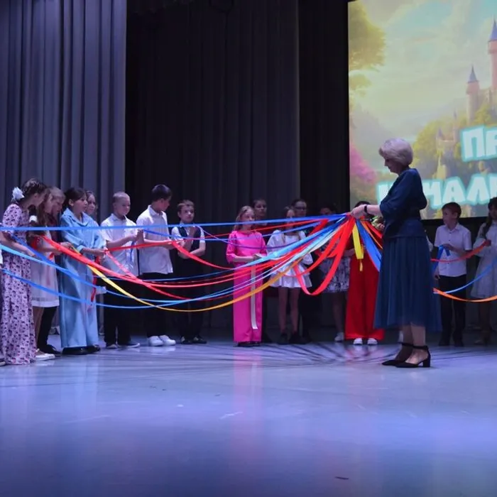 Яркие выпускные для четвероклассников прошли в РДК им. Кирова