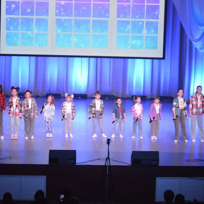 Театрализованный концерт «Весна – это песня, весна – это сказка!».