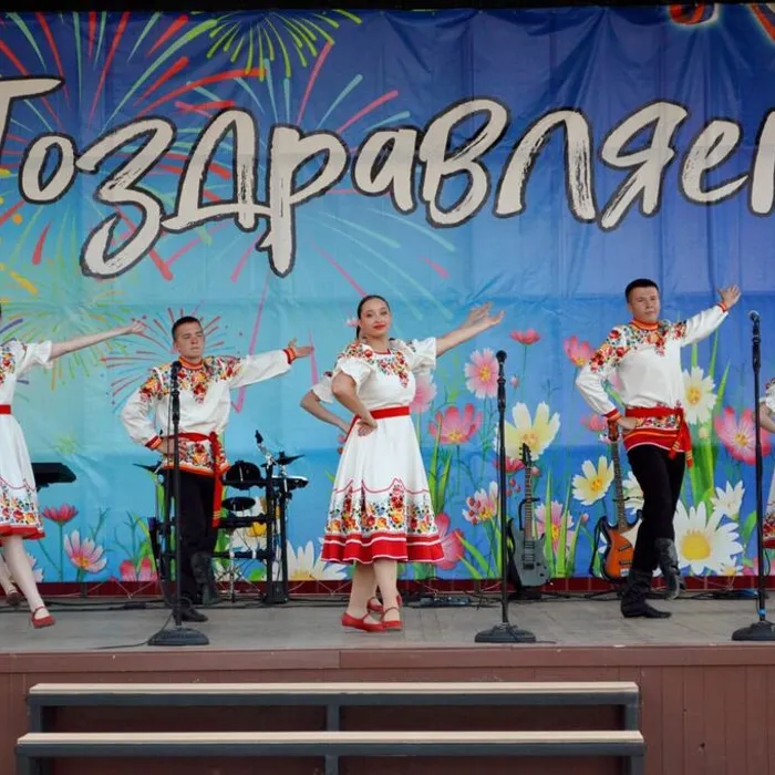 "Сильные люди сильной страны": праздничный концерт ко Дню России в Болотном