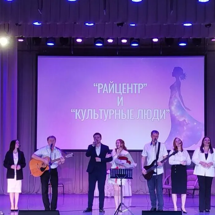 Праздничный концерт ко Дню 8 Марта в РДК им. Кирова