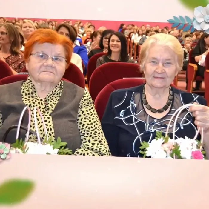 Видеопоздравление с 8 Марта от коллектива РДК им. Кирова