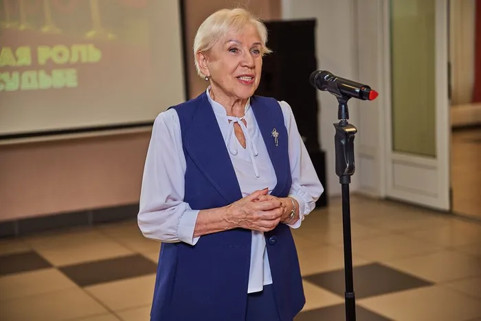 041-WCKyw9RNxbc3RzpjQg2rjjcr5ticF6lD_4SWi1I3tBBsSQK1aUPBMMK2spyAu1WUncZ3kUYNRrKC