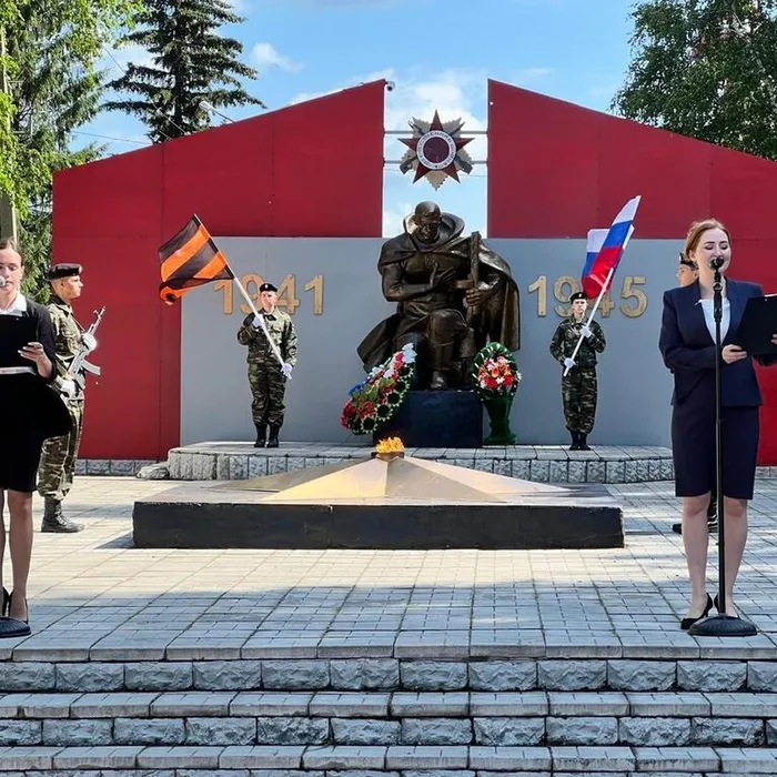 Митинг «Свечи памяти горят» прошел в Болотном в День памяти и скорби